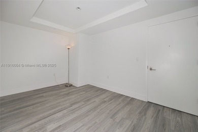 Spacious 1 Bedroom + Den | 2 Full Bathrooms | Stunning City - photo 4