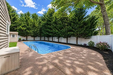 Beautifully renovated and expanded in 2015, this move in ready 3 - photo 44