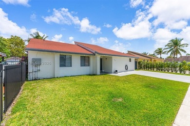 Beautiful 3-bedroom, 2-bath single-family home located in a - photo 3