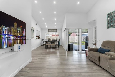 Beautiful 3-bedroom, 2-bath single-family home located in a - photo 4