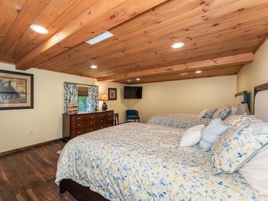 SUGAR CAMP: Luxe Barndominium on a private wooded parcel with - photo 6