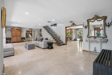 BEAUTIFUL LARGE SIX BEDROOM POOL HOME WITH PRIVACY FROM THE - photo 7