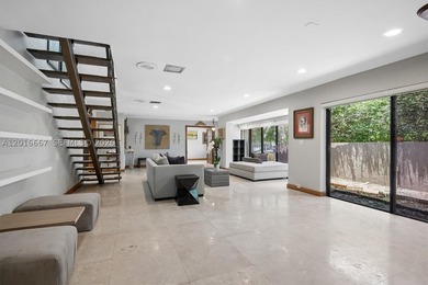 BEAUTIFUL LARGE SIX BEDROOM POOL HOME WITH PRIVACY FROM THE - photo 9