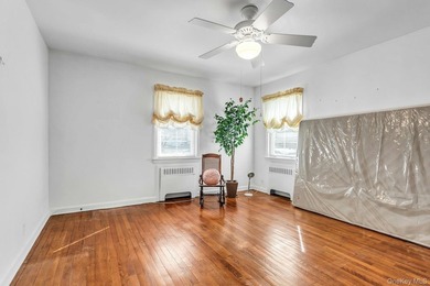 Making a Splash in the Spring Market!! Welcome Home to this - photo 16