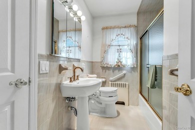 Making a Splash in the Spring Market!! Welcome Home to this - photo 18