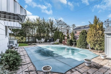 Making a Splash in the Spring Market!! Welcome Home to this - photo 22