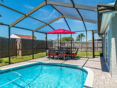 Newly renovated 3 bedroom 3 bathroom home sitting on a oversized - photo 3