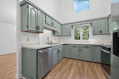 Three-bedroom, two-bathroom, single-story ranch home with a - photo 8