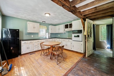 SIGNIFICANT PRICE REDUCTION! The entire western border of this - photo 11
