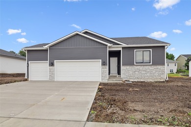 (private lake, pond, creek) Home For Sale in Newton Iowa