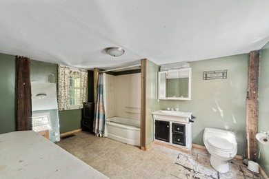 SIGNIFICANT PRICE REDUCTION! The entire western border of this - photo 17