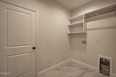 Beautiful family-friendly 4 bedroom, 3 bath home featuring two - photo 23