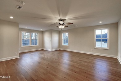 Beautiful family-friendly 4 bedroom, 3 bath home featuring two - photo 26