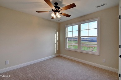 Beautiful family-friendly 4 bedroom, 3 bath home featuring two - photo 30