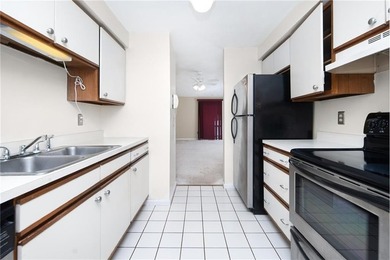 Opportunity awaits at 161 West Shore Road, Unit 5C! This - photo 6