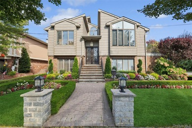 (private lake, pond, coastal) Home For Sale in Howard Beach New York