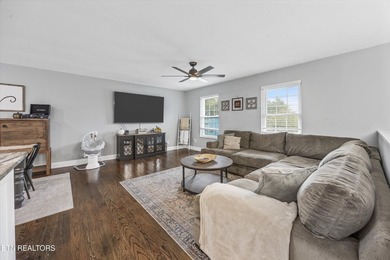Move-In Ready Split Rancher - Perfect for Living, Relaxing & - photo 9