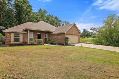 (private lake, pond, creek) Home For Sale in Brandon Mississippi