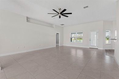 Welcome to this beautiful 4 bedroom/3 bathroom home in the - photo 4