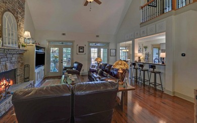 Experience lake living at its best in this beautifully crafted 4 - photo 6