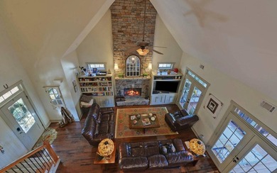 Experience lake living at its best in this beautifully crafted 4 - photo 7
