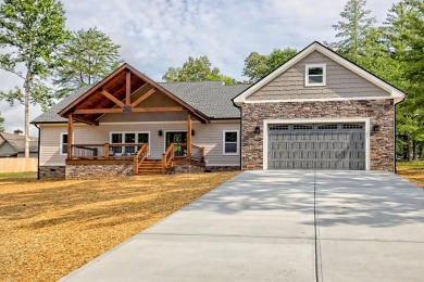 Lake Home For Sale in Blairsville, Georgia
