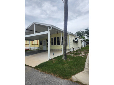 This well maintained one-bedroom and one full bath home has new - photo 3