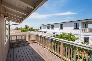 This classic Manhattan Beach charmer is the quintessential beach - photo 10