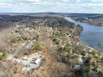 Lakeview Lot with Architectural Drawings, Survey and 3 Bedroom - photo 15