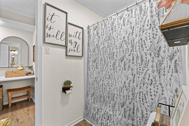 Welcome to this completely renovated townhome with views of Cane - photo 22