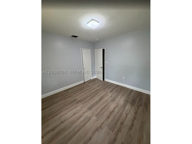 Home offers 3 Bedrooms/2 Bath with Extra Rooms to Convert to 4th - photo 5