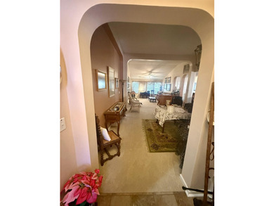 Welcome to this beautifully maintained home in the Arrowhead - photo 2