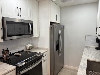 Lake Condo For Sale in Boca Raton, Florida