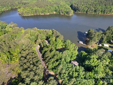 Beautiful waterfront retreat on Lake Wateree! Nestled in a quiet - photo 14