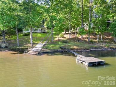 Beautiful waterfront retreat on Lake Wateree! Nestled in a quiet - photo 24