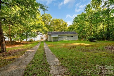 Beautiful waterfront retreat on Lake Wateree! Nestled in a quiet - photo 28