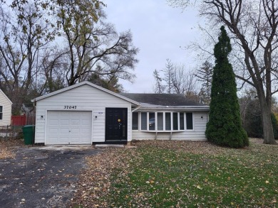 Lake Home Sale Pending in Lake Villa, Illinois