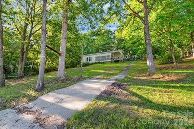 Beautiful waterfront retreat on Lake Wateree! Nestled in a quiet - photo 32