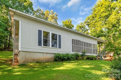 Beautiful waterfront retreat on Lake Wateree! Nestled in a quiet - photo 35