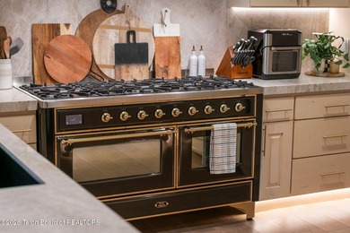 Experience an extraordinary mountain retreat within the - photo 46