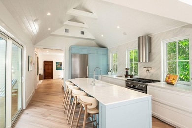 Experience the ideal blend of historic charm and modern luxury - photo 9