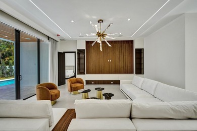 Welcome to Villa Aurelia, the Golden Villa, a recently completed - photo 8