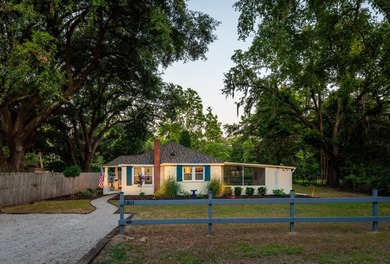 Welcome to 2811 Koger Lane, a charming cottage on a private - photo 2