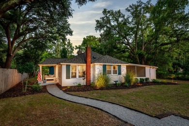 Welcome to 2811 Koger Lane, a charming cottage on a private - photo 3