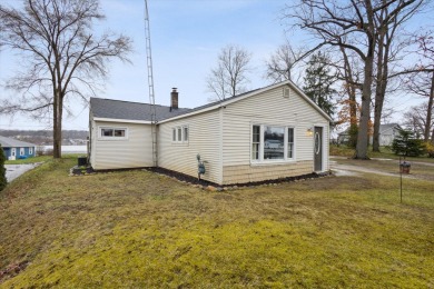 Fine Lake Home Sale Pending in Battle Creek Michigan