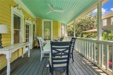 Timeless Southern charm meets refined luxury in this - photo 36