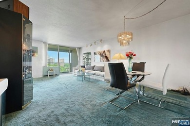 Experience the perfect blend of luxury and convenience in this - photo 7