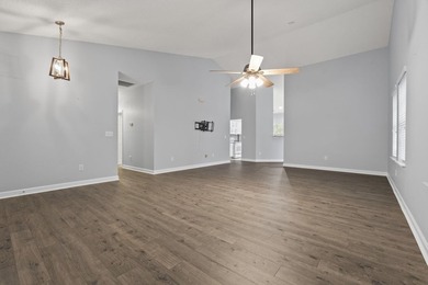 Welcome to 152 Rose Water Loop - a beautiful, move-in ready - photo 6