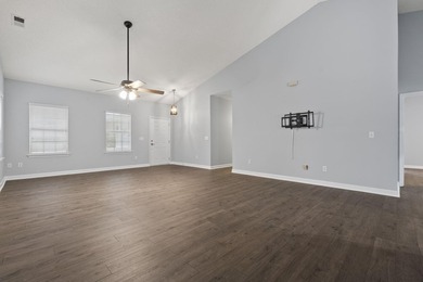Welcome to 152 Rose Water Loop - a beautiful, move-in ready - photo 8