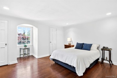 Per Seller's Request - Cash Buyers Only. Welcome to Manhasset! - photo 13